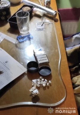 У Берегові правоохоронці провели обшуки – 03