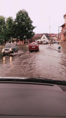 Страшна злива: вулицями міста текла вода – 04