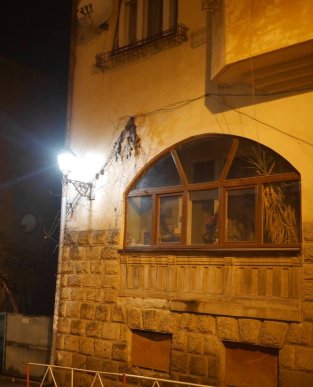 На вулиці Духновича в Ужгороді засвітились ретроліхтарі – 14