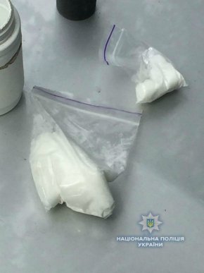 Поліція виявила наркопритон: усі подробиці – 09