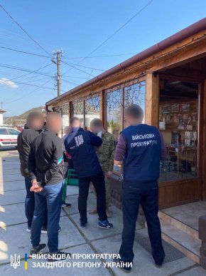 Прикордоннику, який вимагав 1000 доларів хабара, повідомили про підозру – 01 Прикордоннику, який вимагав 1000 доларів хабара, повідомили про підозру – 01