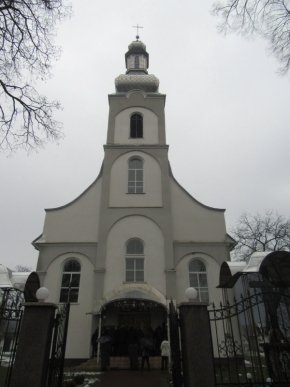 На Хустщині провели в останню путь священика, який загинув у ДТП під Житомиром – 02