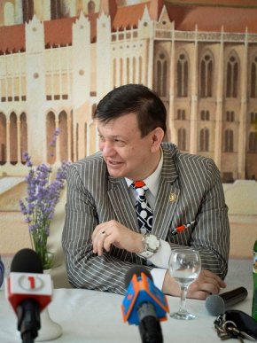 Роль громадських організацій в консолідації українського суспільства обговорювали в Мукачеві – 42