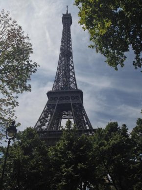 Дивовижна Ейфелева вежа