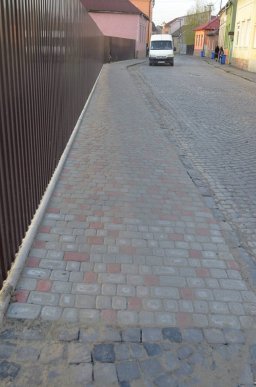 На вулиці Чехова у Мукачеві завершили ремонт тротуарів – 03 На вулиці Чехова у Мукачеві завершили ремонт тротуарів – 03