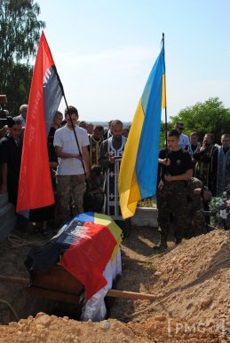 На Мукачівщині попрощались з бійцем "Правого сектору", який загинув у зоні АТО – 26