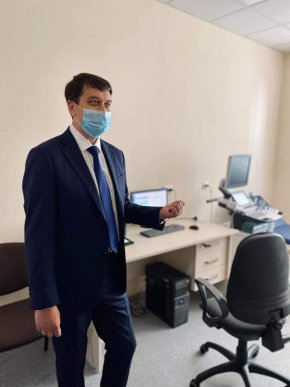 Голова ВР України перерізав стрічку: у Мукачеві відкрили оновлену поліклініку – 04