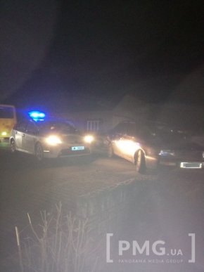 Вечірня ДТП у Ракошині: зіткнулися легковик та мікроавтобус – 04