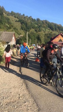 На Закарпатті п’ятий день блокують дорогу – 06