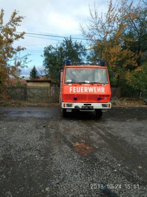 В Ужгороді дерево впало на автомобіль – 03