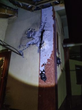 Вночі обстріляли з гранатомета будинок матері відомого закарпатського політика – 02