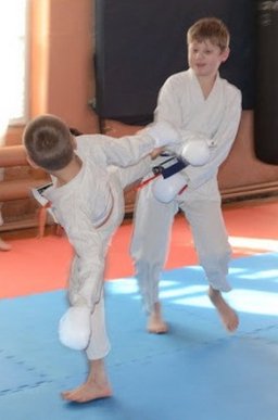 У День захисника вітчизни у Мукачеві змагалися каратисти (ФОТОРЕПОРТАЖ) – 02