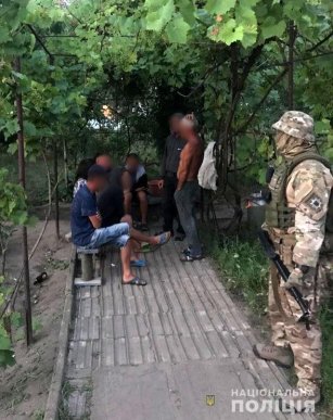 Заробітчани із Закарпаття потрапили у рабство – 03