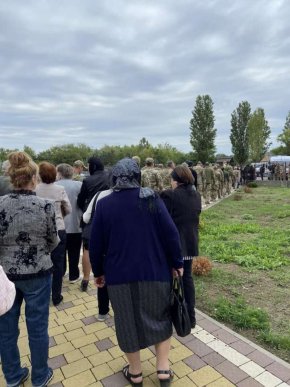 У Берегові провели в останню путь молодого військового – 04