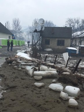 У селі Бронька, що на Іршавщині, вода зруйнувала будинки та засипала брилами городи – 12