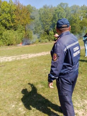 Рятувальники спільно з лісниками приборкували умовну пожежу в лісовому масиві с. Н.Коропець – 05
