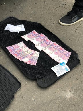 На Закарпатті затримано слідчого, що вимагав хабар у розмірі 200 доларів США – 03