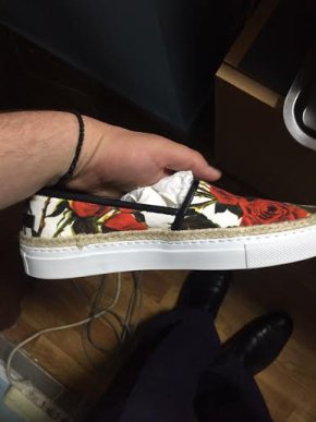 Двоє українців залишились без брендових сумок та взуття з Франції та Португалії – 08