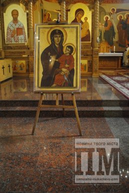 До Мукачева завітали реліквії з Ватикану (ФОТОРЕПОРТАЖ) – 05