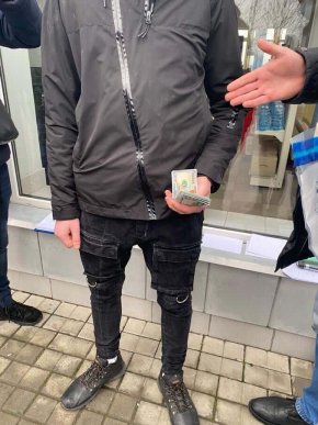 На хабарі затримали двох закарпатських прикордонників – 07 На хабарі затримали двох закарпатських прикордонників – 07