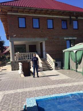 Помічник народного депутата отримав 150 тисяч гривень хабара – 11