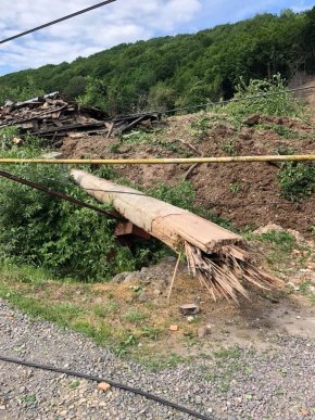 "Відключені газ та світло. Є загроза повторного зсуву": очільник Мукачівщини про ситуацію у Кольчині – 11