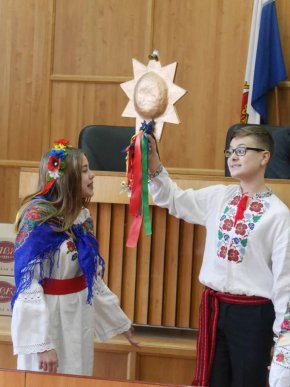 До Ужгородської міськради завітали колядники – 06