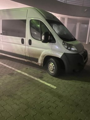 Закарпатець залишився без джинсів і без автомобіля – 02 Закарпатець залишився без джинсів і без автомобіля – 02