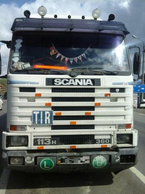 Мукачівські патрульні затримали п’ять вантажівок із кругляком лісу – 05