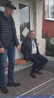 СБУ затримала посадовця, який брав хабарі – 02
