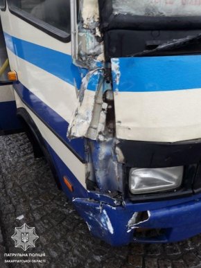 За півдня в Ужгороді і Мукачеві зафіксували 14 аварій – 04