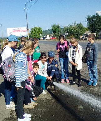 Рятувальники Іршави та Мукачева вчили дітей правилам безпеки життєдіяльності – 01