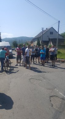 Закарпатці перекрили дорогу "Мукачево-Рогатин" – 03