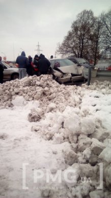 У Мукачеві біля ринку "ГІД" сталася аварія – 02