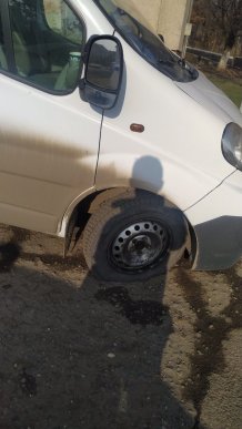 В Ужгороді вандали понищили автомобіль, —  соцмережі – 03