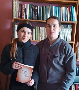 Дві закарпатські школярки увійшли до дитячої збірки творів зі всієї України – 03