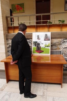 В Ужгороді презентовано проекти пам’ятника жертвам Голодомору – 04 В Ужгороді презентовано проекти пам’ятника жертвам Голодомору – 04