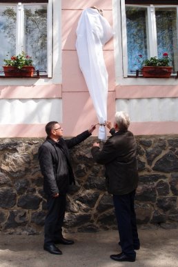 В Ужгороді відкрили пам’ятну дошку видатному краєзнавцю Юрію Саку – 07