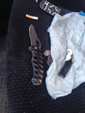 Патрульні знайшли в автомобілі ужгородця наркотики, ніж та пістолет – 05