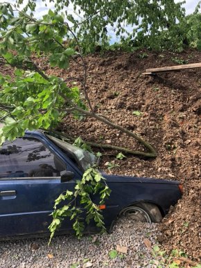 "Відключені газ та світло. Є загроза повторного зсуву": очільник Мукачівщини про ситуацію у Кольчині – 10