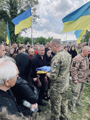Виноградівщина провела в останню путь полеглого воїна – 01 Виноградівщина провела в останню путь полеглого воїна – 01