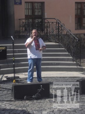 У Мукачеві митці допомагали військовим (ФОТО) – 03