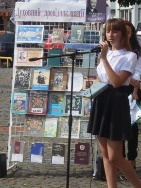 У центрі Мукачева читали твори Івана Франка – 03