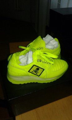 Закарпатські митники вилучили в українця одяг та взуття, вартістю 8 тисяч євро – 02