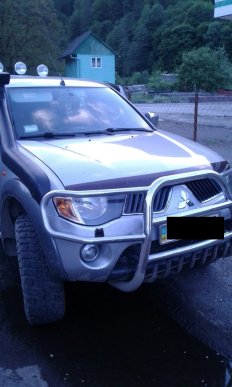 На Рахівщині прикордонники затримали контрабандиста, який перевозив 10 тисяч пачок сигарет – 08