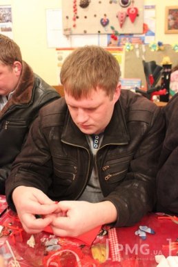 У Мукачеві діти власноруч робили валентинки військовим – 16