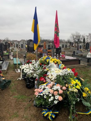 Залишилися мати, дружина і син: в області попрощались із захисником – 04