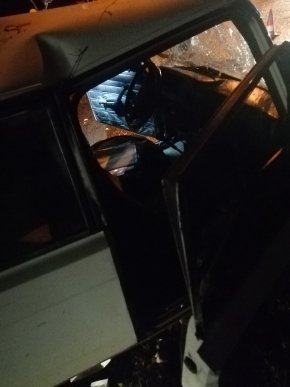 В Ужгороді сталася моторошна аварія: авто врізалось в дерево – 06