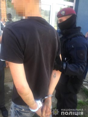 Два молоді закарпатці продавали марихуану – 04