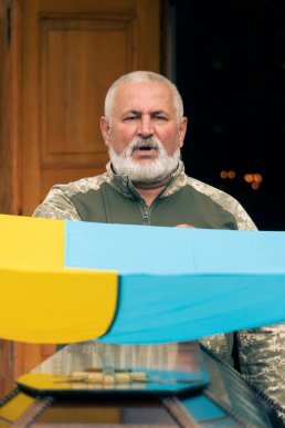 У Мукачеві поховали воїна, який загинув, захищаючи Україну – 06